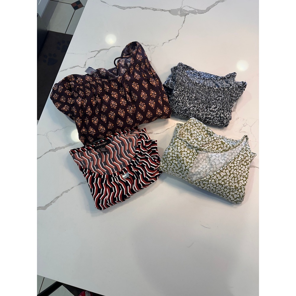 Bundle of 4 Womens‎ Tops Old Navy Croft & Barrow BYdesign Floral Leopard Print L